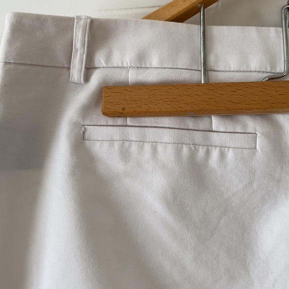 Le Chateau white crop pants - Picture 3 of 5